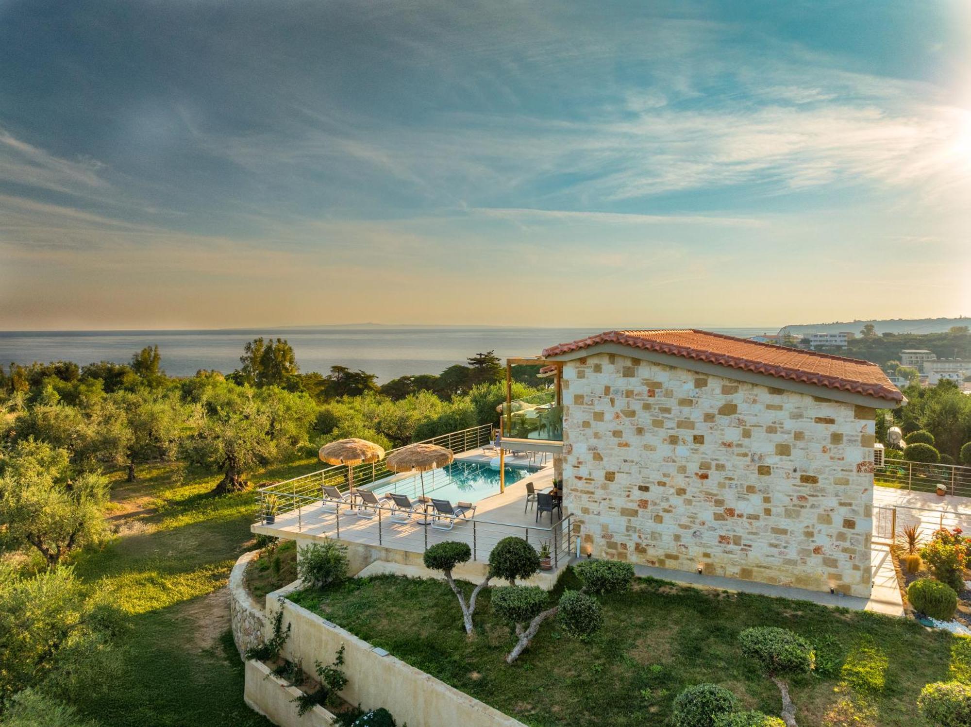 Villa Fellenza - Pool By The Sea With Stunning Sunriseview