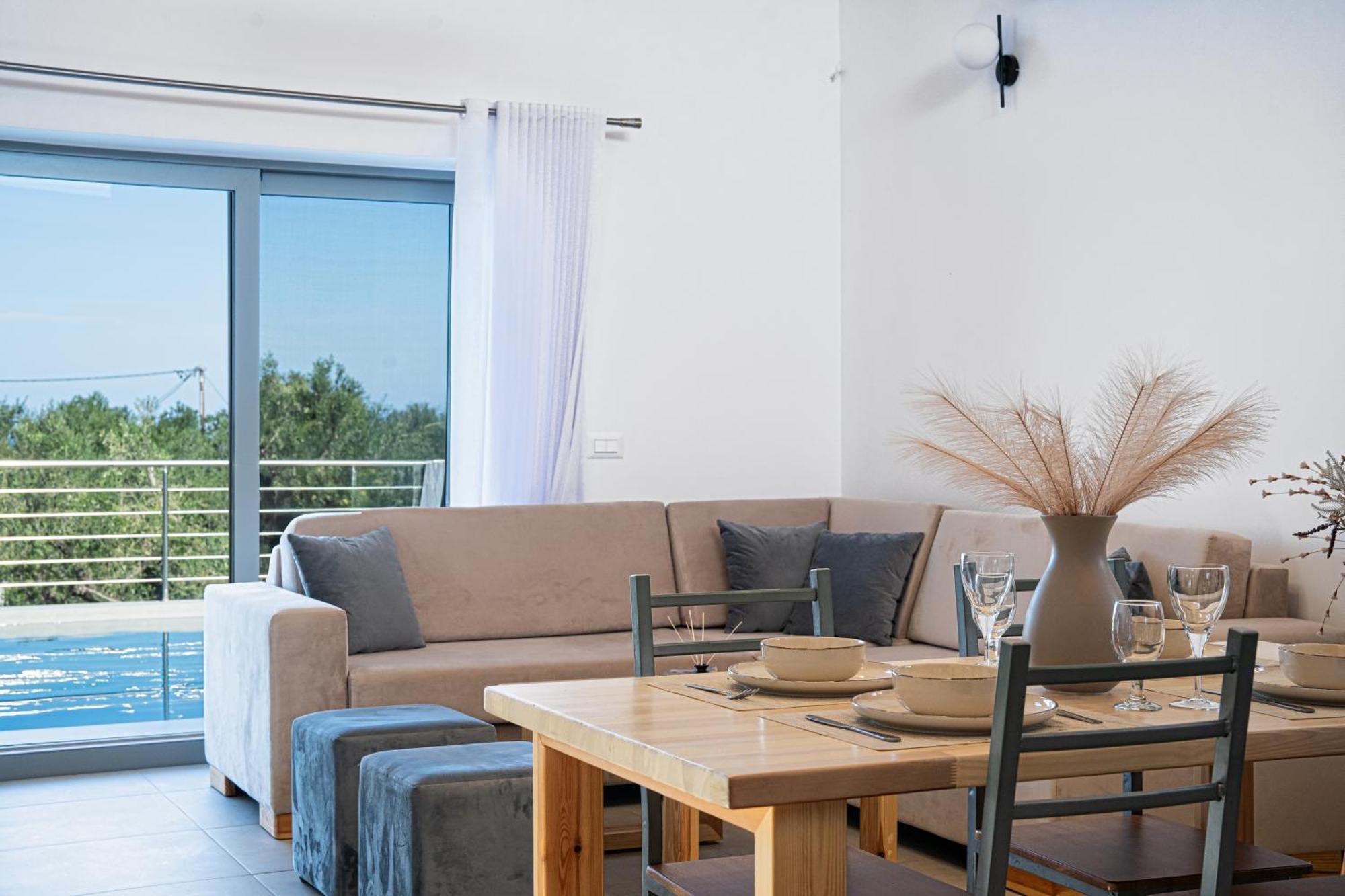 Fellenza - Pool By The Sea With Stunning Sunriseview