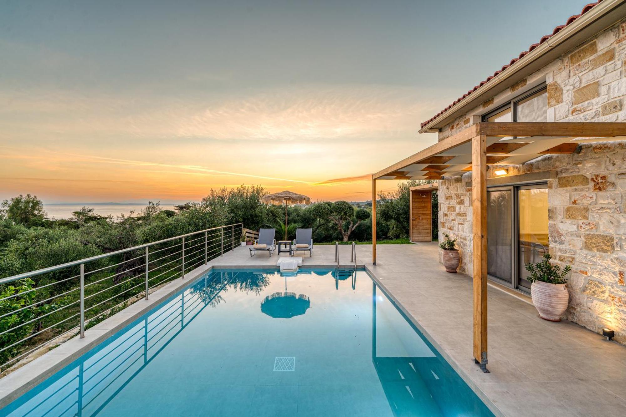 Fellenza - Pool By The Sea With Stunning Sunriseview